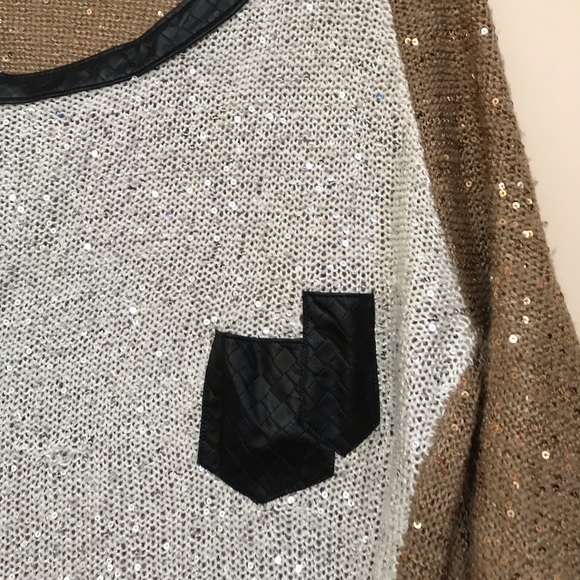 Oh my Julian size L brand new top with sequins - Picture 2 of 5